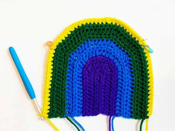 rainbow pillow free crochet pattern