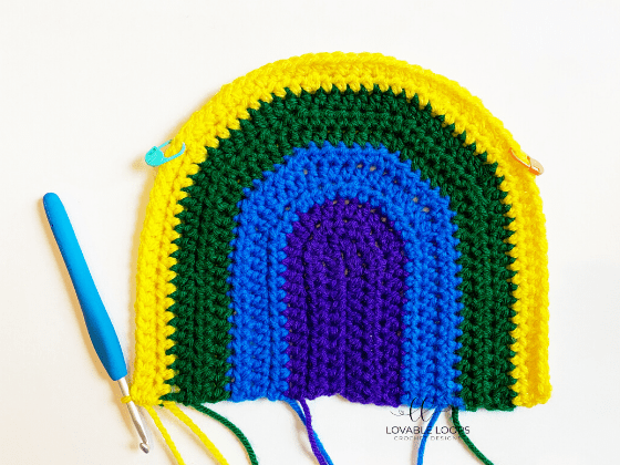 rainbow pillow free crochet pattern