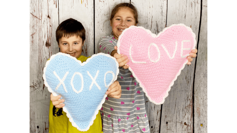 heart pillow crochet pattern